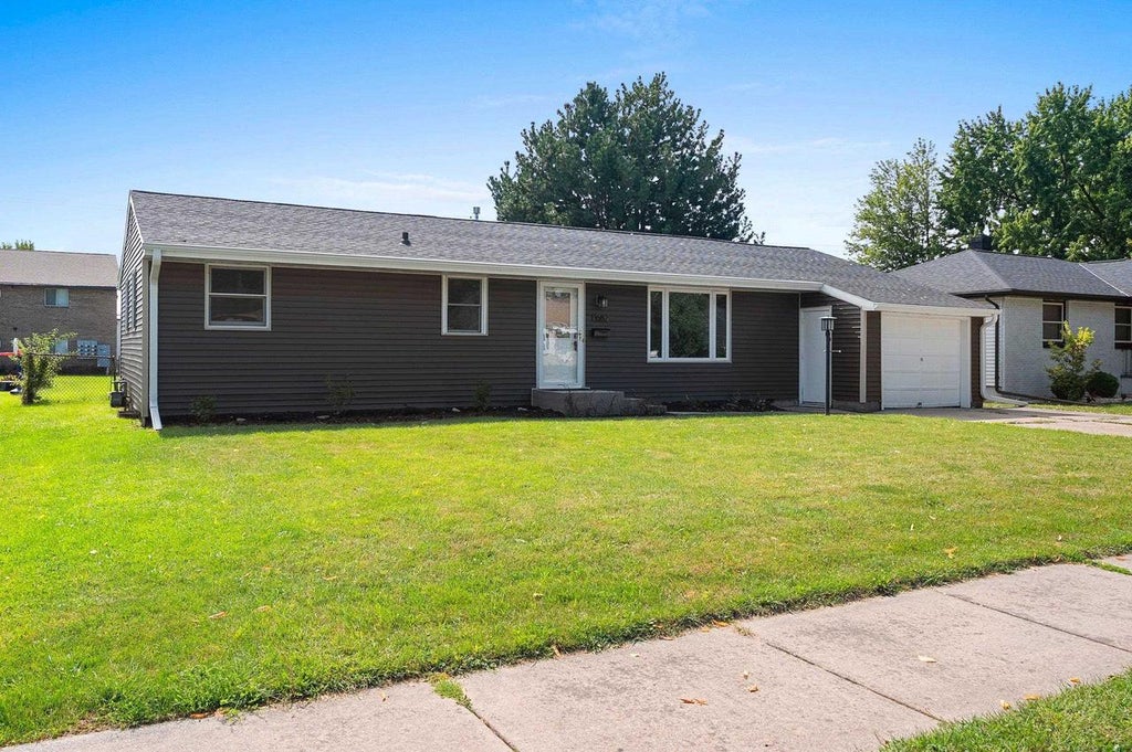 Photo of 1682 Debra LANE, Green Bay, WI 54302 (MLS # 50332145)