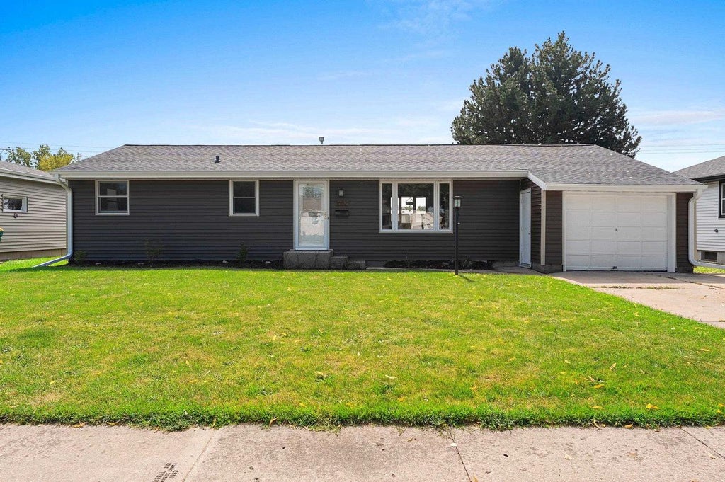 Photo of 1682 Debra LANE, Green Bay, WI 54302 (MLS # 50332145)