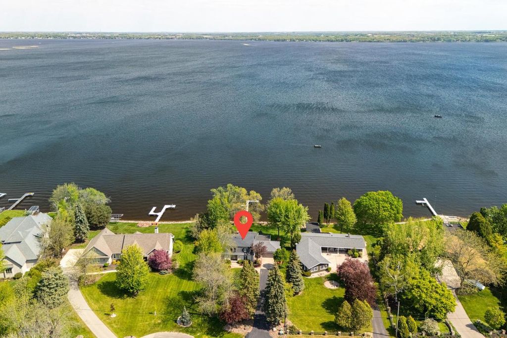 Photo of 4594 Bellhaven LANE, Oshkosh, WI 54904 (MLS # 50325952)
