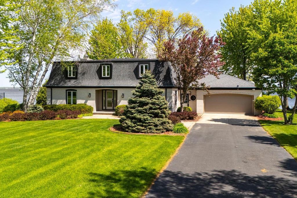 Photo of 4594 Bellhaven LANE, Oshkosh, WI 54904 (MLS # 50325952)