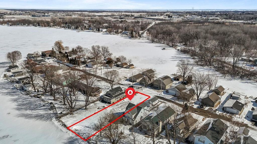 Photo of 2959 Sunset Point LANE, Oshkosh, WI 54904 (MLS # 50321625)