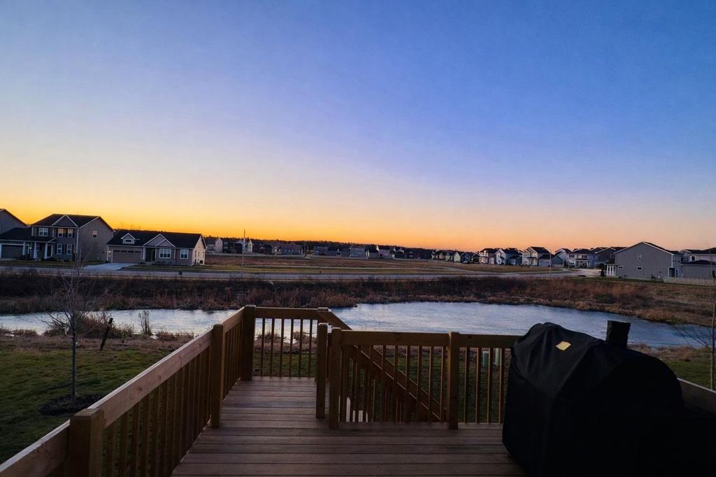 Photo of 810 Blue Crane RUN, Verona, WI 53593 (MLS # 2015501)