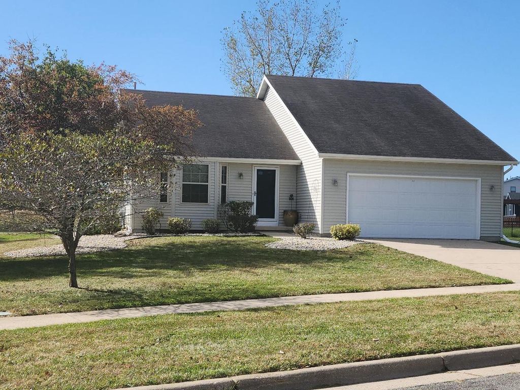 Photo of 419 Lorraine DRIVE, Edgerton, WI 53534 (MLS # 2010507)