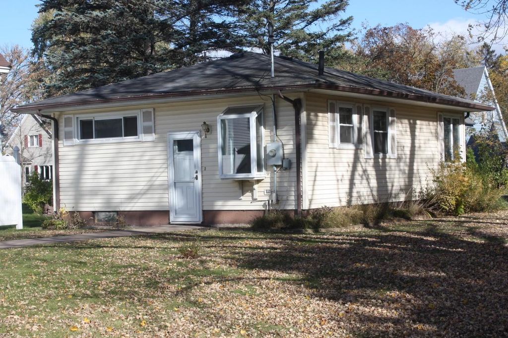 Photo of 5633 John AVENUE, Superior, WI 54880 (MLS # 6122553)