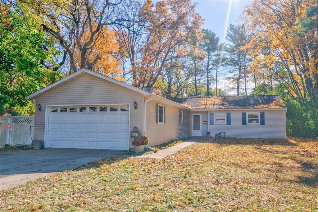 Photo of 5517 Dorsett DRIVE, Madison, WI 53711 (MLS # 2010604)