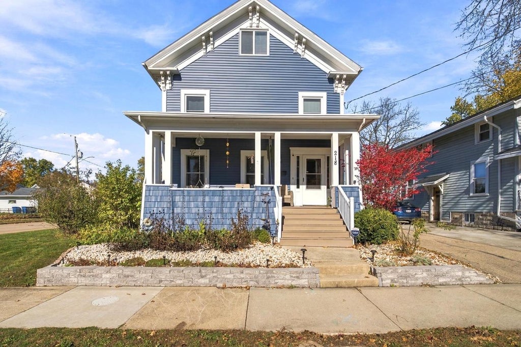 Photo of 218 W Melvin AVENUE, Oshkosh, WI 54901 (MLS # 50335092)