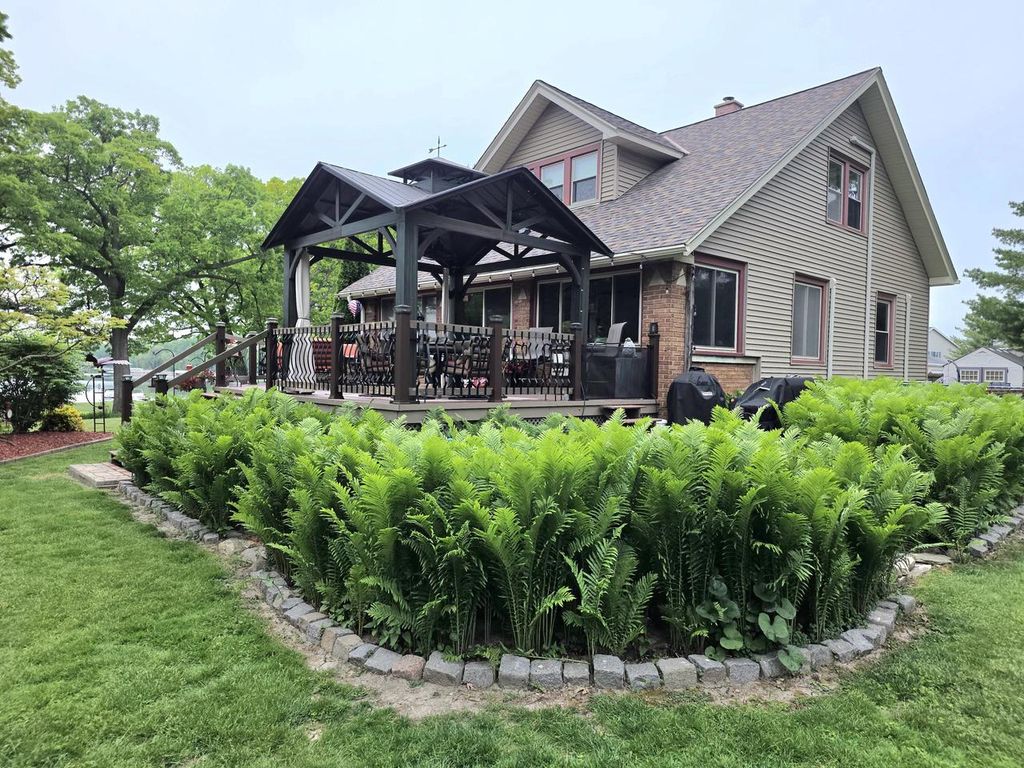 Photo of 26211 W Loomis ROAD, Waterford, WI 53185 (MLS # 1963908)