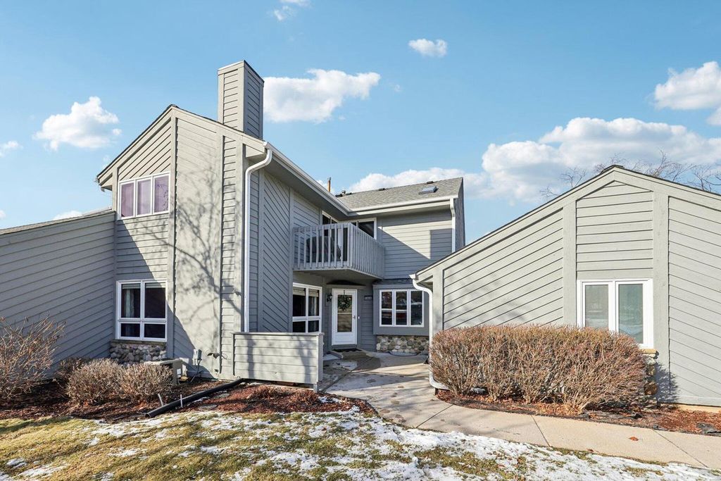 Photo of 15630 W Ridge ROAD, New Berlin, WI 53151 (MLS # 1946955)