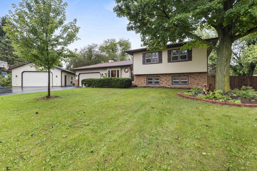 Photo of 6682 Glenview ROAD, Deforest, WI 53532 (MLS # 2032694)