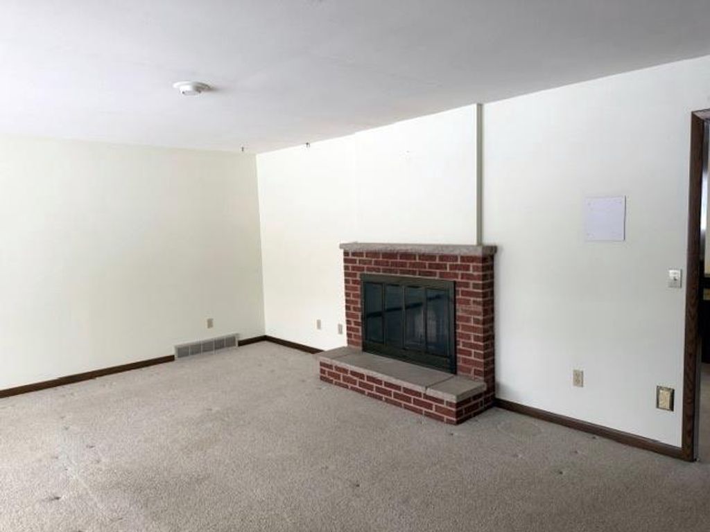 Photo of 521 N Auburn AVENUE, Marshfield, WI 54449 (MLS # 22600737)