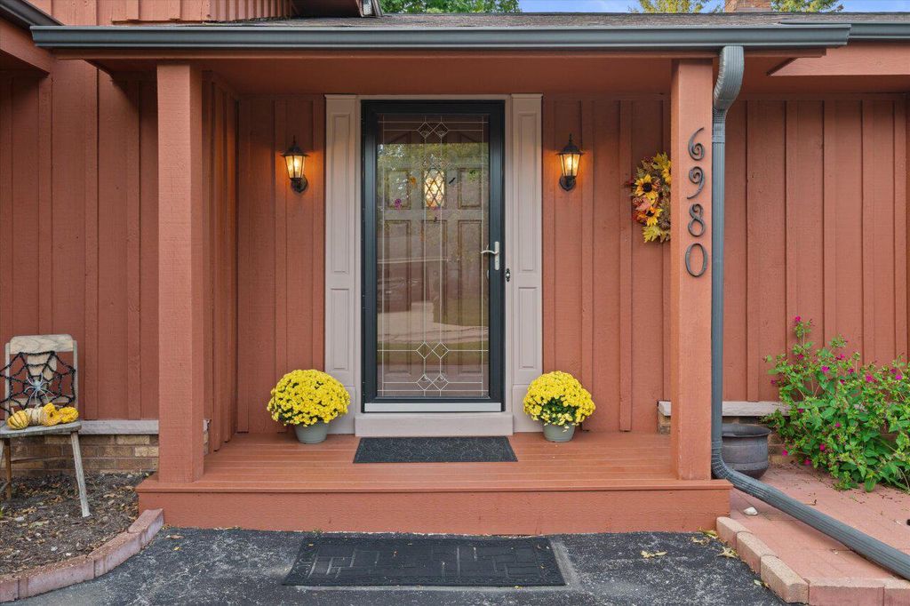 Photo of 6980 Horizon DRIVE, Greendale, WI 53129 (MLS # 1939187)