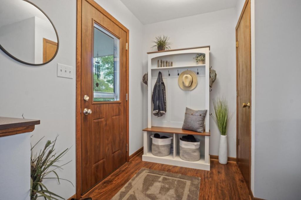 Photo of S56W23550 Maplewood TERRACE, Waukesha, WI 53189 (MLS # 1964152)