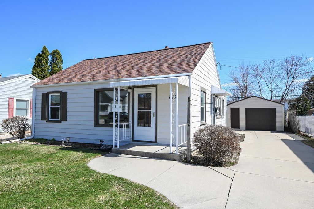 Photo of 812 S 109th STREET, West Allis, WI 53214 (MLS # 1955743)