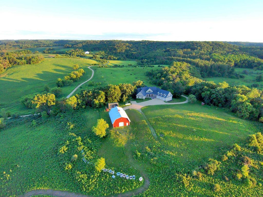 Photo of 4526 County Road Q ROAD, Dodgeville, WI 53533 (MLS # 2027717)