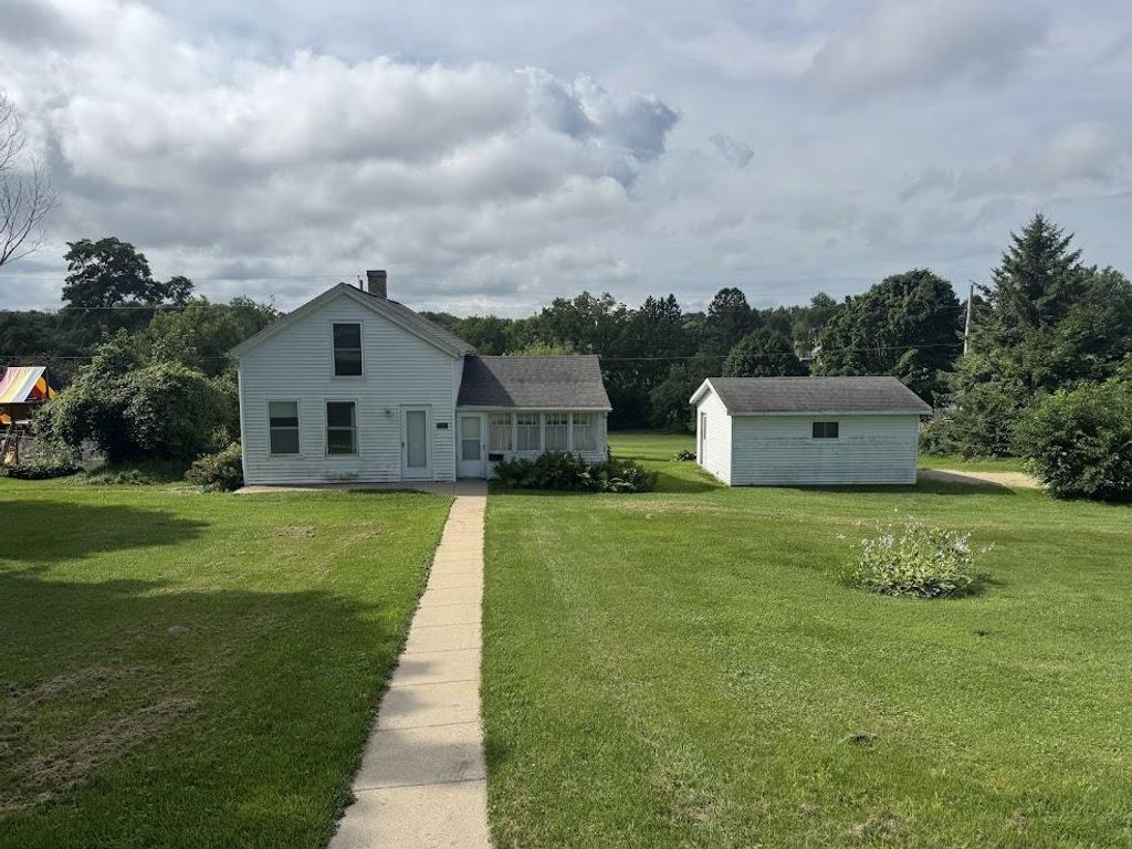 Photo of 409 E Division STREET, Dodgeville, WI 53533 (MLS # 2023751)