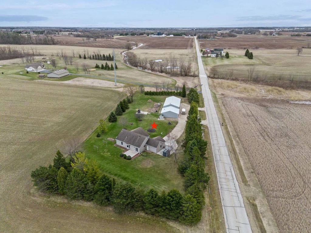 Photo of N8425 Meadowlark ROAD, Sheboygan, WI 53083 (MLS # 50323088)