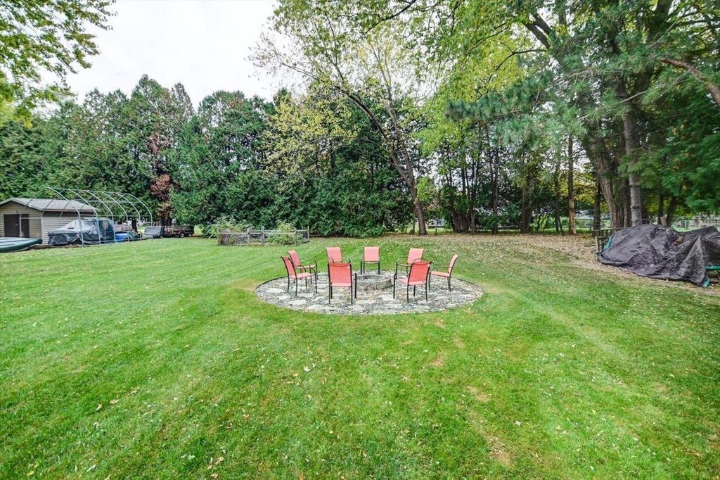 Photo of 5494 Sunset TRAIL, Waunakee, WI 53597 (MLS # 2011764)