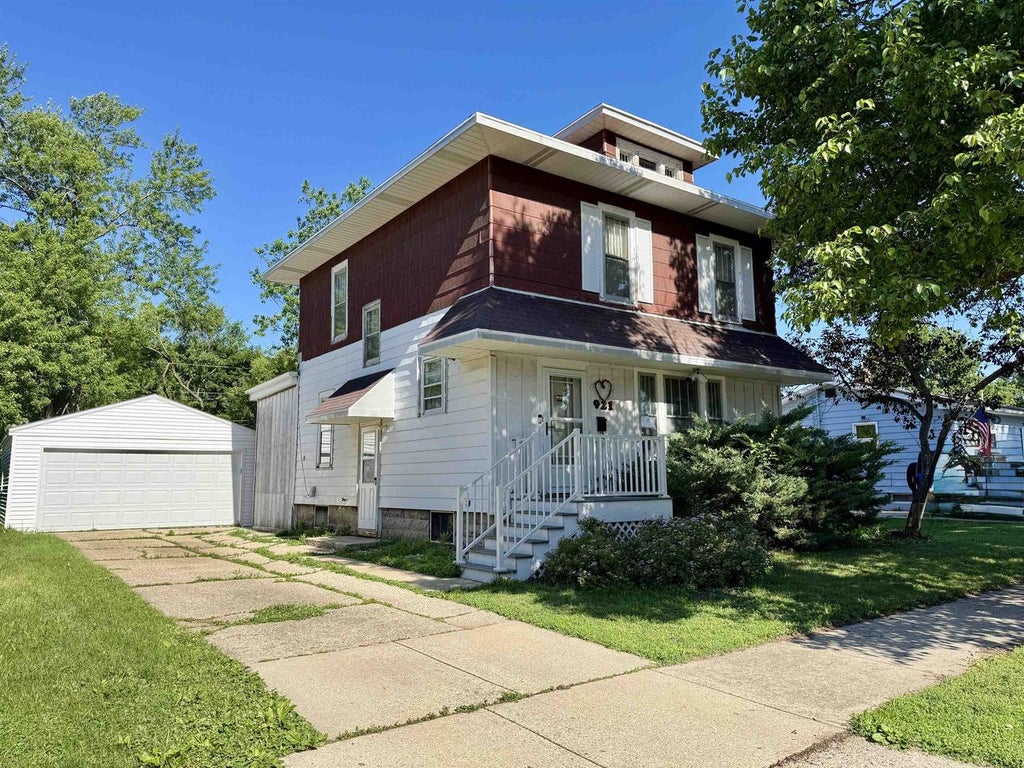 Photo of 921 Cornelia STREET, Janesville, WI 53545 (MLS # 2025975)