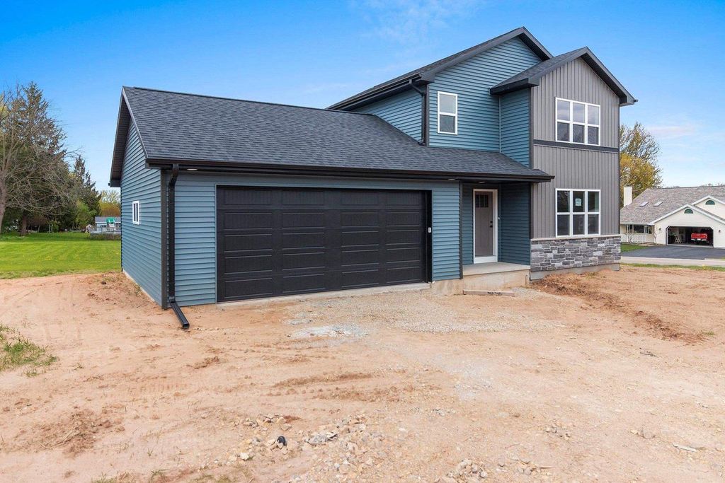 Photo of 1801 Southland LANE, New London, WI 54961 (MLS # 50325196)