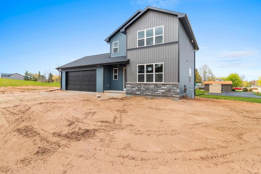 Photo of 1801 Southland LANE, New London, WI 54961 (MLS # 50325196)