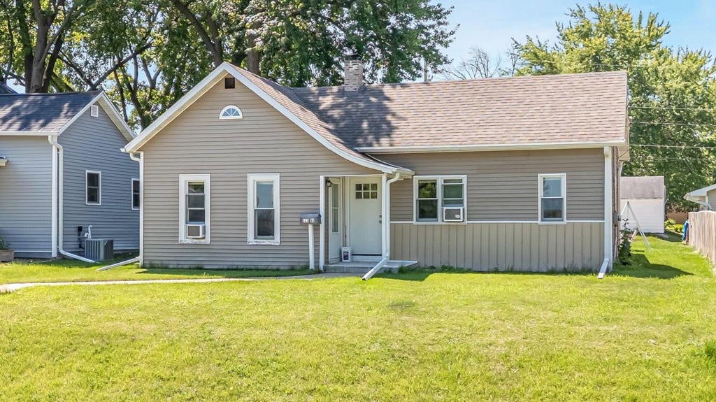Photo of 113 W 4th STREET, Kaukauna, WI 54130 (MLS # 50330584)