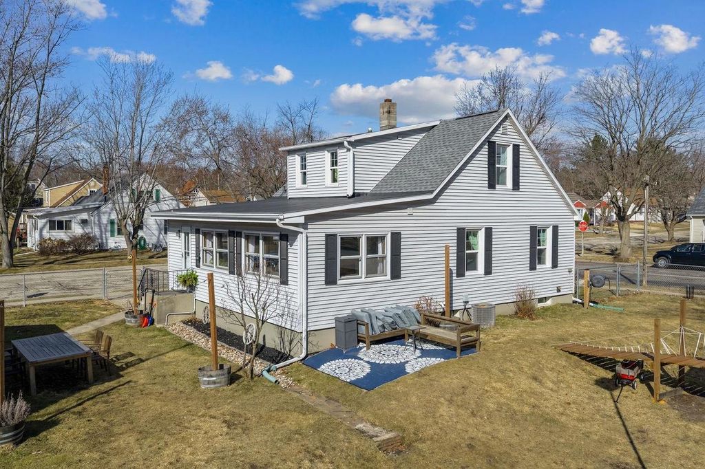 Photo of 804 Seymour STREET, Reedsburg, WI 53959 (MLS # 2018249)