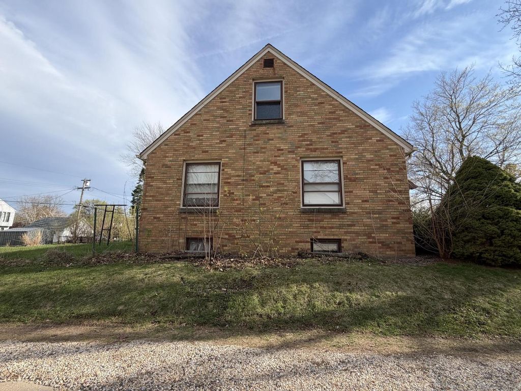 Photo of 3528 S 82nd STREET, Milwaukee, WI 53220 (MLS # 1959632)