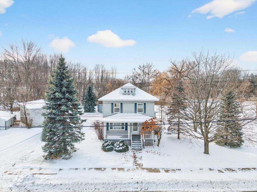 Photo of 330 Main STREET, Oconto, WI 54153 (MLS # 50319025)