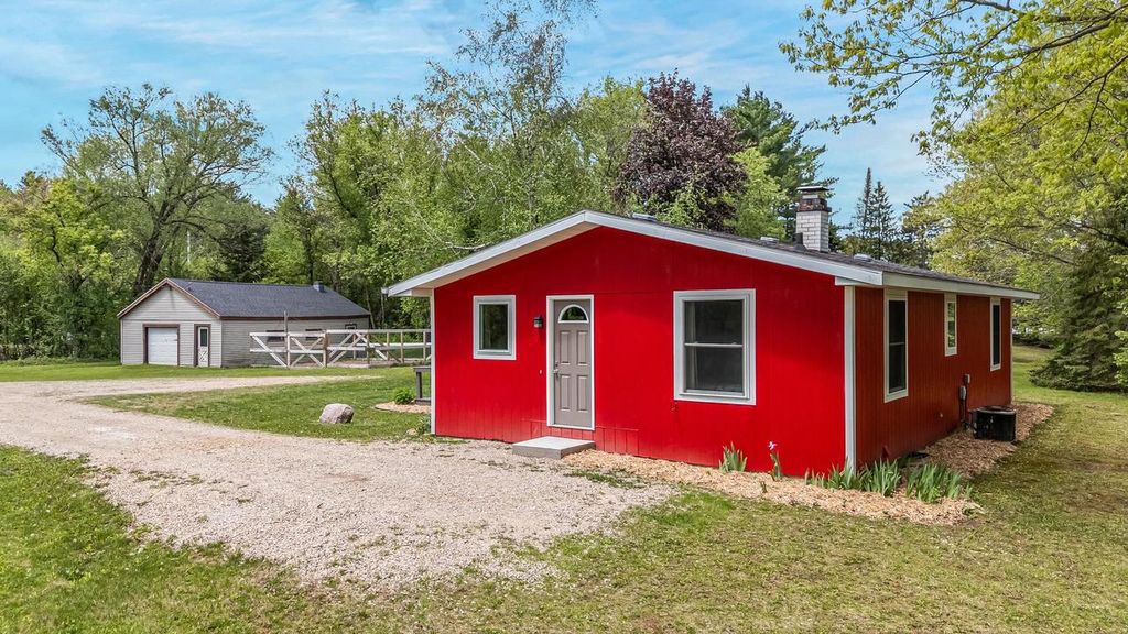 Photo of N4656 Pine STREET, New London, WI 54961 (MLS # 50325927)