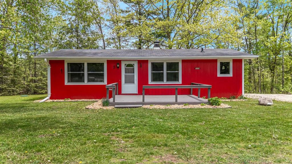 Photo of N4656 Pine STREET, New London, WI 54961 (MLS # 50325927)