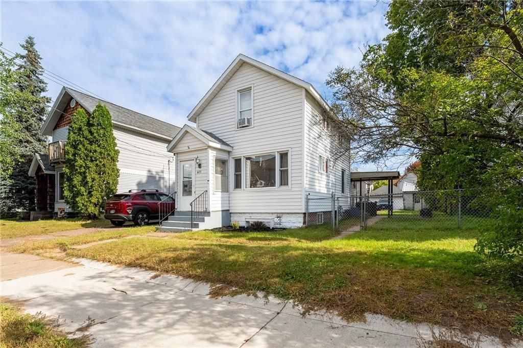 Photo of 411 Dodge St, Eau Claire, WI 54701 (MLS # 1595847)