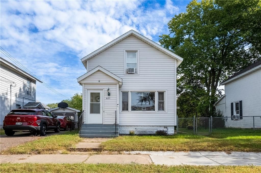 Photo of 411 Dodge St, Eau Claire, WI 54701 (MLS # 1595847)