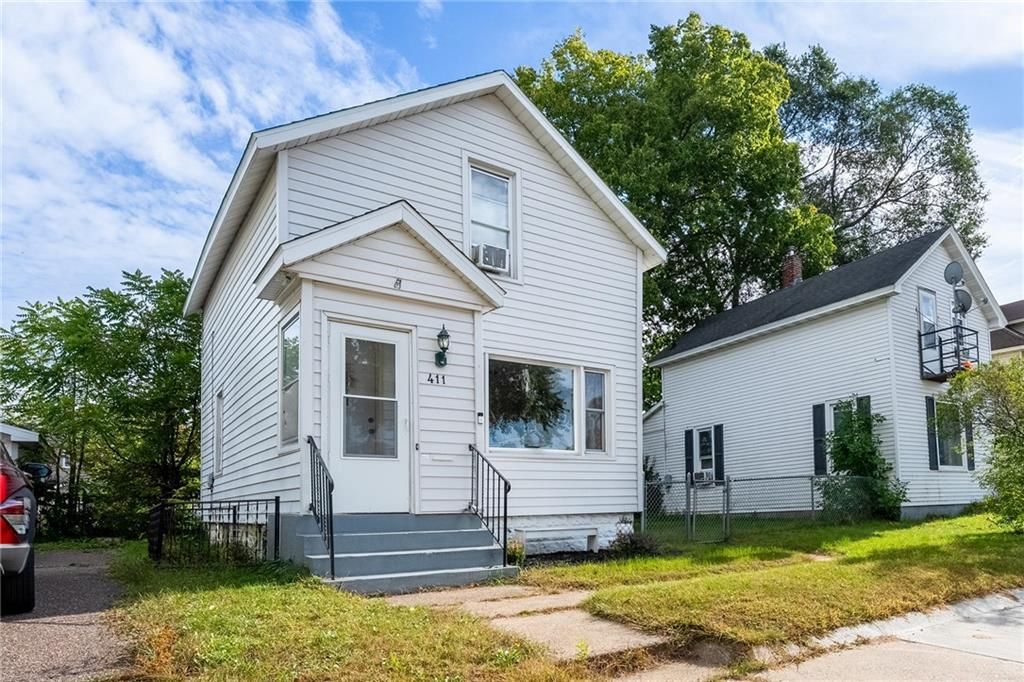 Photo of 411 Dodge St, Eau Claire, WI 54701 (MLS # 1595847)