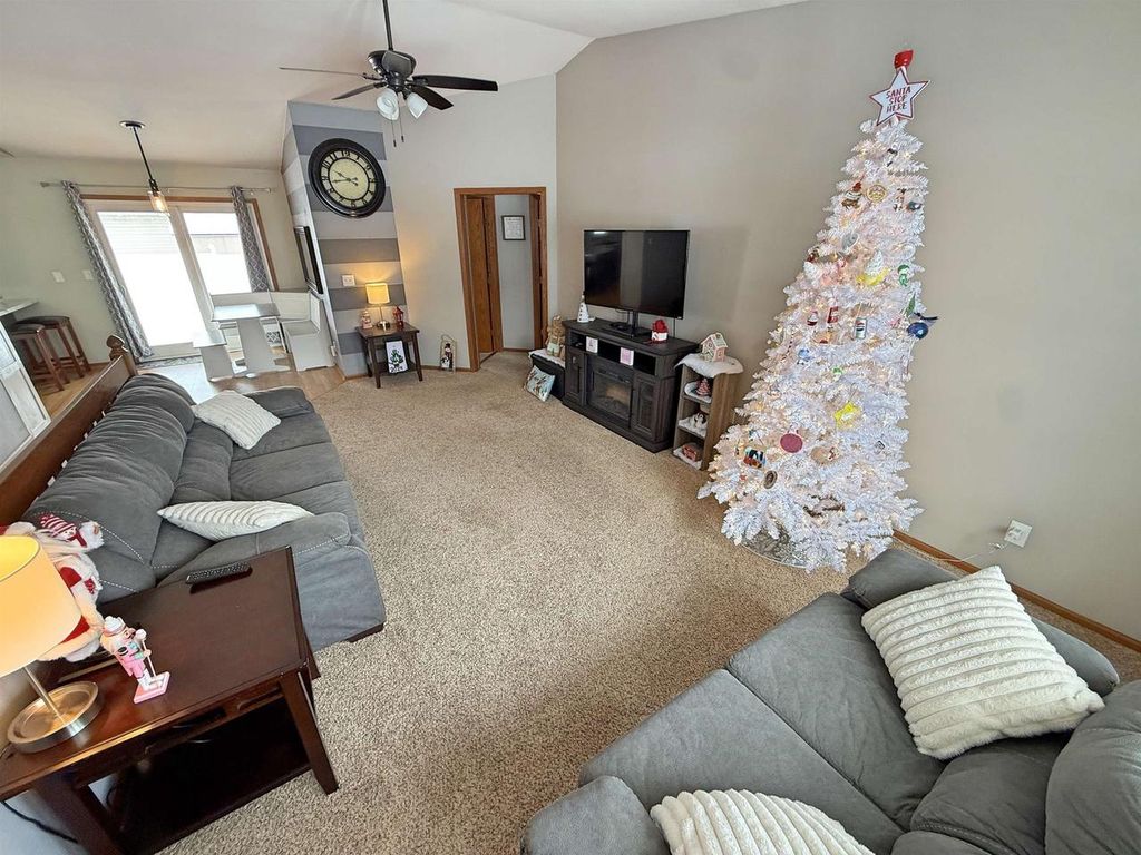 Photo of 1419 Dayton DRIVE, Janesville, WI 53546 (MLS # 2013245)