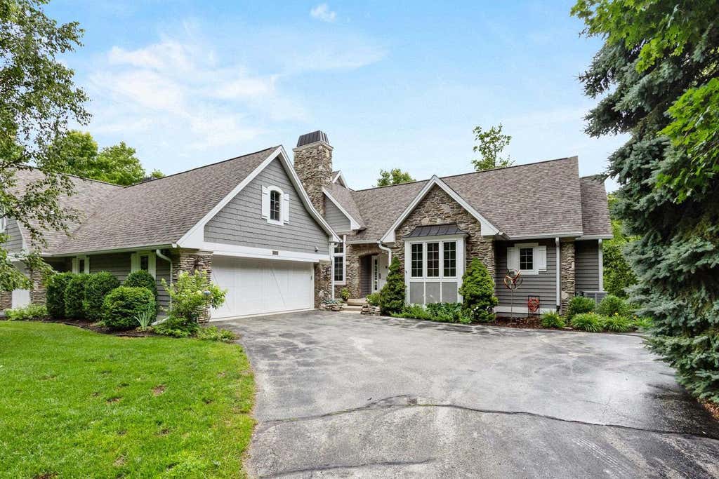 Photo of 10685 Commodore CIRCLE #602, Sister Bay, WI 54234 (MLS # 2029096)