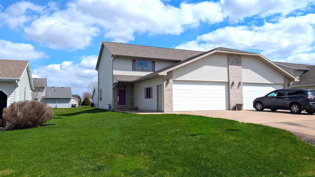 Photo of N280 Eastowne LANE, Appleton, WI 54915 (MLS # 50325145)