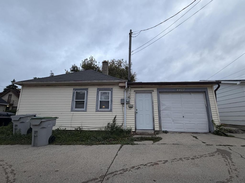 Photo of 4407 N 62nd STREET, Milwaukee, WI 53216 (MLS # 1940290)