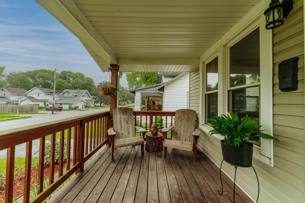 Photo of 317 Wilson AVENUE, Waukesha, WI 53186 (MLS # 1980077)