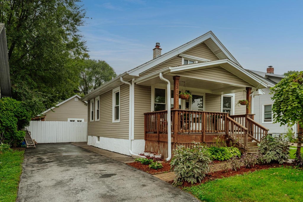 Photo of 317 Wilson AVENUE, Waukesha, WI 53186 (MLS # 1980077)