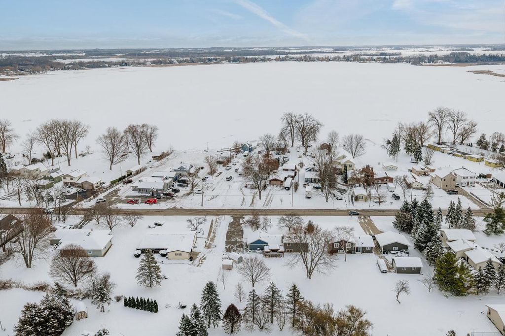 Photo of 25326 W Loomis ROAD, Waterford, WI 53185 (MLS # 1944314)