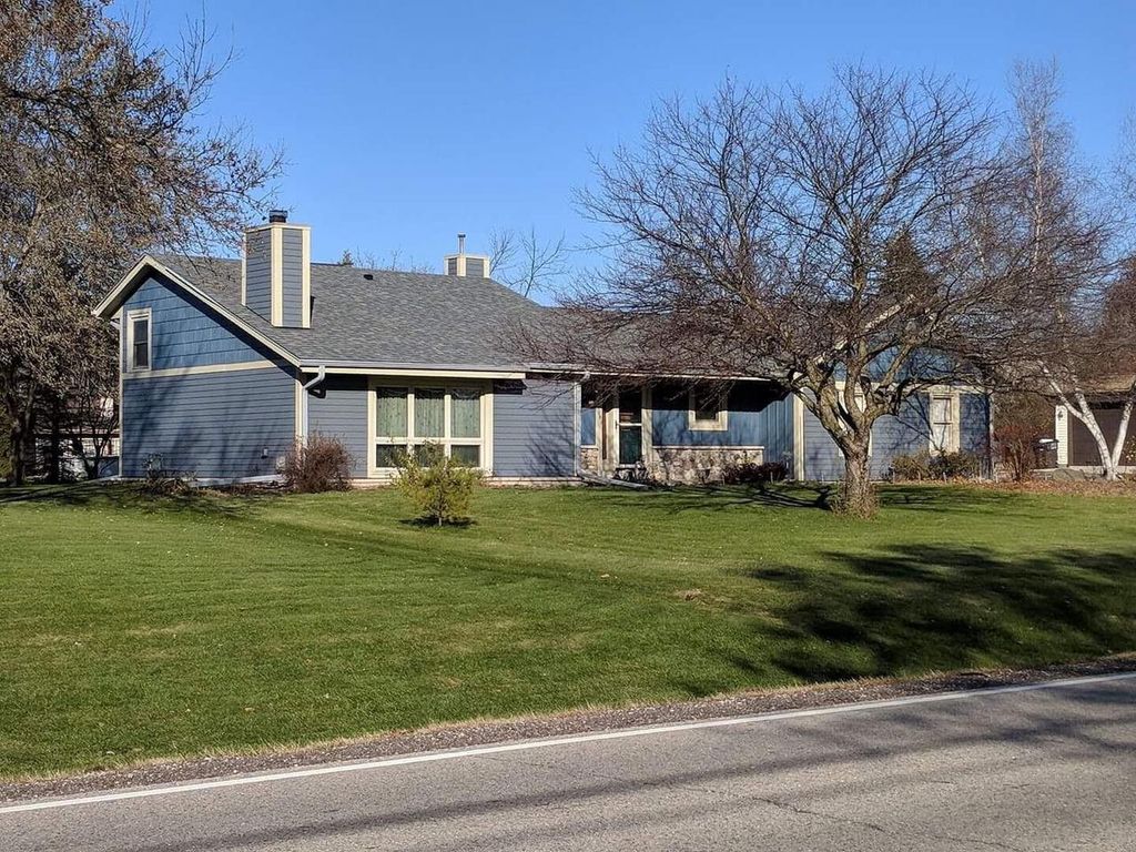 Photo of 25326 W Loomis ROAD, Waterford, WI 53185 (MLS # 1944314)