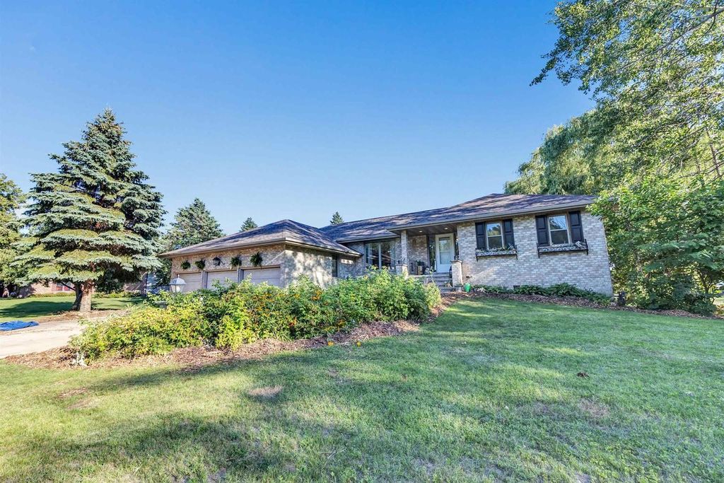 Photo of 1259 Harbor Lights ROAD, Suamico, WI 54173 (MLS # 50329084)