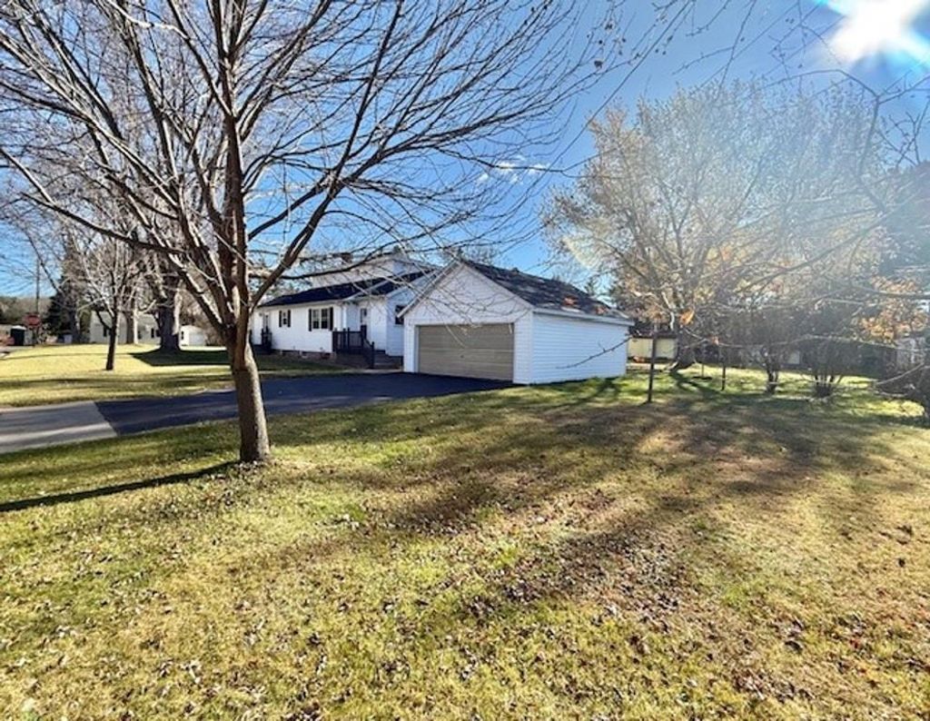 Photo of 3734 Carl STREET, Wausau, WI 54403 (MLS # 22505315)
