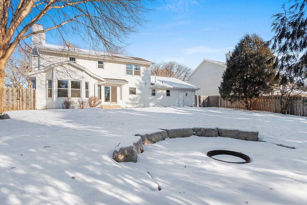 Photo of 2775 Independence DRIVE, Green Bay, WI 54304 (MLS # 50320427)