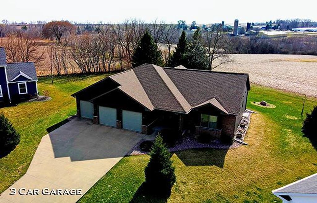 Photo of 1080 Oakhaven COURT, Platteville, WI 53818 (MLS # 2019939)