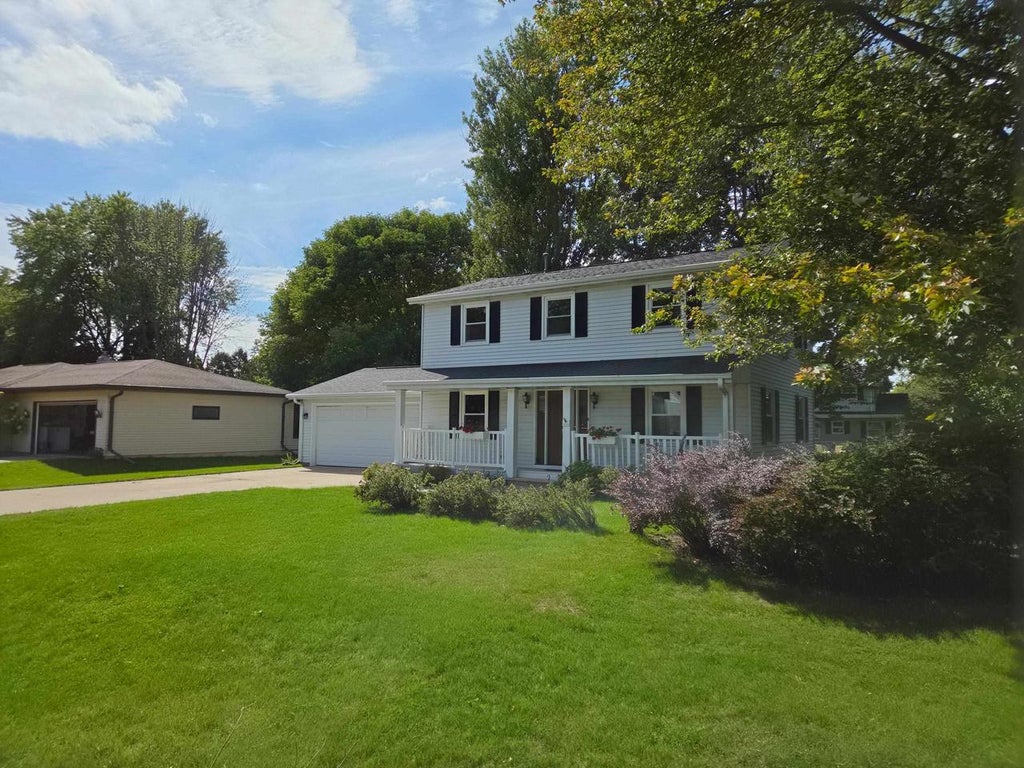 Photo of 1310 Stead DRIVE, Menasha, WI 54952 (MLS # 50332721)