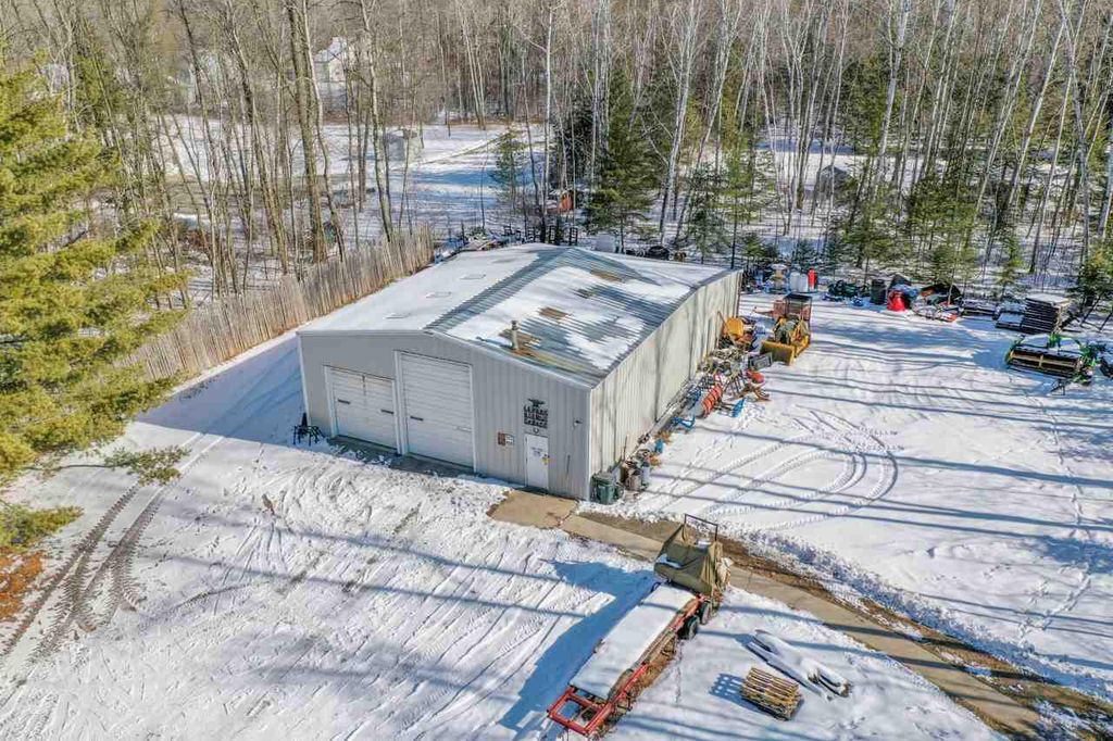 Photo of 2454 Forest Meadows COURT, Green Bay, WI 54313 (MLS # 50321028)