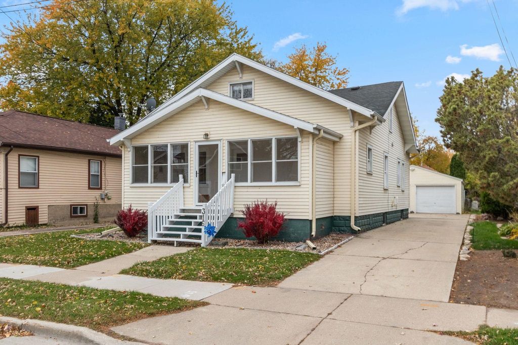 Photo of 316 12th AVENUE, Green Bay, WI 54303 (MLS # 50317861)