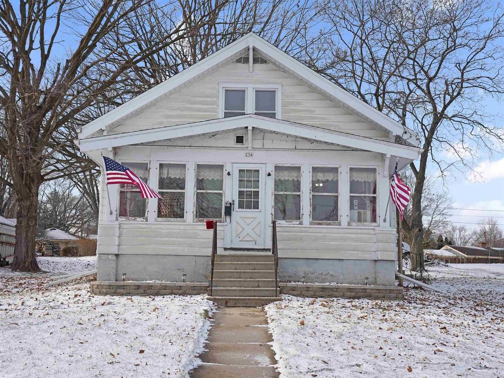 Photo of 234 S Jefferson STREET, Waterford, WI 53185 (MLS # 50319951)
