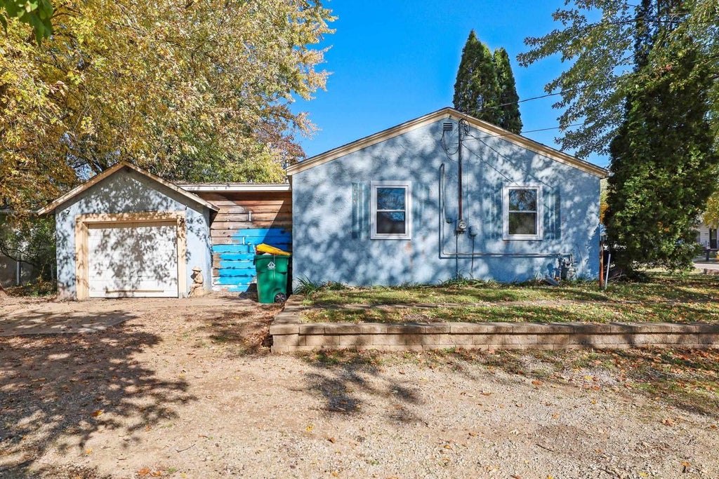 Photo of 1130 Lime Kiln ROAD, Green Bay, WI 54302 (MLS # 50334739)